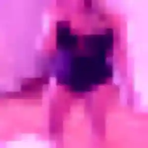 Nadine, 20 ans, en ligne à Algrange pour un rencontre cougar