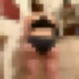 Photo privée de Wilhelmine, 22 ans à Ambès - rencontre sans lendemain