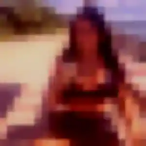 Yvonne, 22 ans, connectée à Audun-le-Tiche pour un rencontre cougar