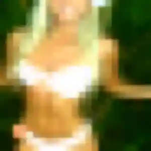 Louna, 23 ans, cherche un rencontre cougar à Baden