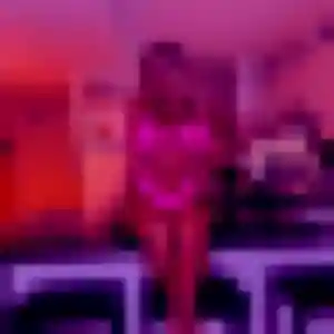 Leontine, femme de 23 ans cherche rencontre cougar à Barbezieux-Saint-Hilaire