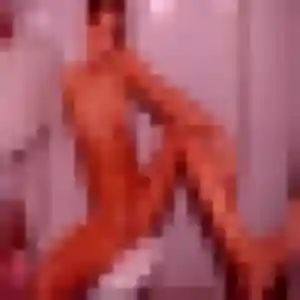 Rejoins Albane, 31 ans à Charmes en privé