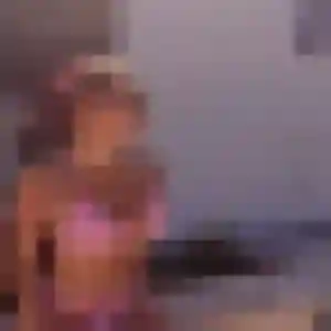 Kenza, 28 ans, connectée à Coulogne pour une rencontre coquine