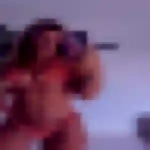 Yvonne, 21 ans, cherche un rencontre cougar à Fouesnant
