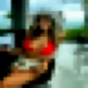 Deborah, 26 ans, en ligne à Fougères pour une rencontre coquine
