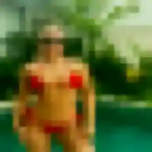 Nelly, 24 ans, en ligne à Gisors pour une rencontre coquine