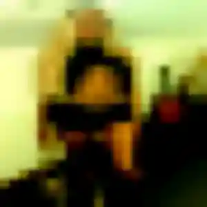 Leonore (27 ans) à Ham attend un rencontre cougar rapidement