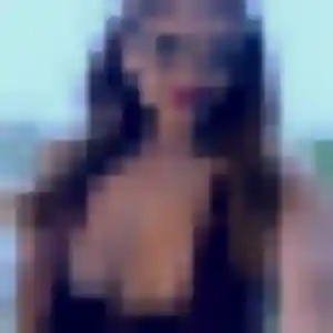 Photo de Chiara à La Flotte (26 ans) - rencontre cougar sans inscription