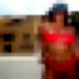 Photo de Geneve à Lamballe-Armor (39 ans) - rencontre cougar discret