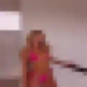 Therese, 21 ans, en ligne à Louvigné-du-Désert pour une rencontre coquine