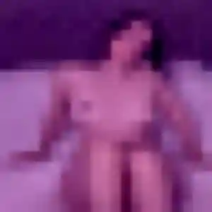 Ninon, 35 ans, connectée à Magny-les-Hameaux pour une rencontre coquine