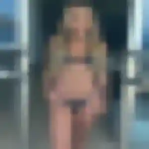 Eleonore (19 ans) à Marines attend une rencontre rapidement