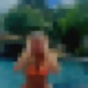 Contacte Agnes, 19 ans à Mer en privé