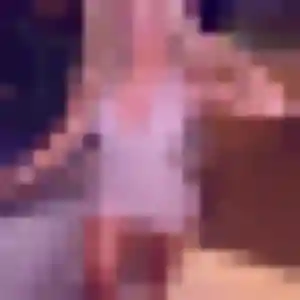 Azalee, 21 ans, disponible à Nazelles-Négron pour un rencontre cougar