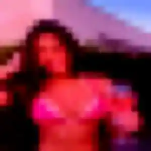 Elsa, femme de 35 ans propose rencontre cougar à Objat