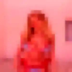Rejoins Leontine, 20 ans à Pompignac gratuitement