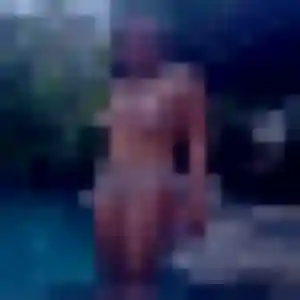 Sexy Florence, 21 ans à Rueil-Malmaison - voir sa photo