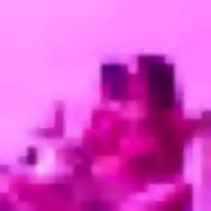 Bernadette, 23 ans, en ligne à Saint-Loubès pour une rencontre coquine