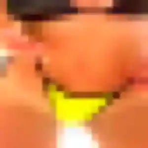 Geneve, fille de 20 ans propose rencontre cougar à Saint-Méloir-des-Ondes