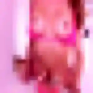 Contacte Anna, 38 ans à Saint-Ouen en privé