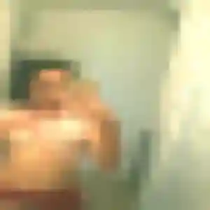 Henriette, 31 ans, connectée à Salies-de-Béarn pour une rencontre coquine