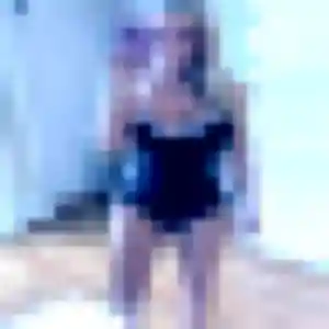 Anne-Sophie, femme de 22 ans cherche rencontre cougar à Vaux-sur-Seine