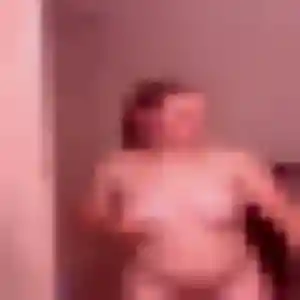 Lucienne, 19 ans, disponible à Vouneuil-sous-Biard pour un rencontre cougar