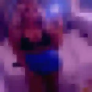 Urielle, femme de 24 ans propose rencontre cougar à Yffiniac